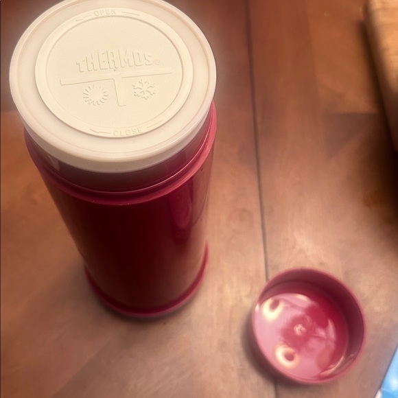 Thermos brand 75F insulated bottle - Picture 4 of 5